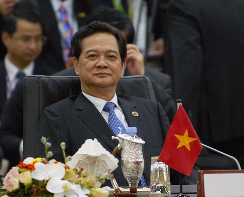Premierminister Nguyen Tan Dung nimmt an ASEAN + 3-Gipfel teil - ảnh 1